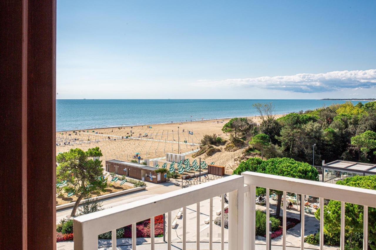 Hotel Atlantic Lignano Sabbiadoro Ngoại thất bức ảnh
