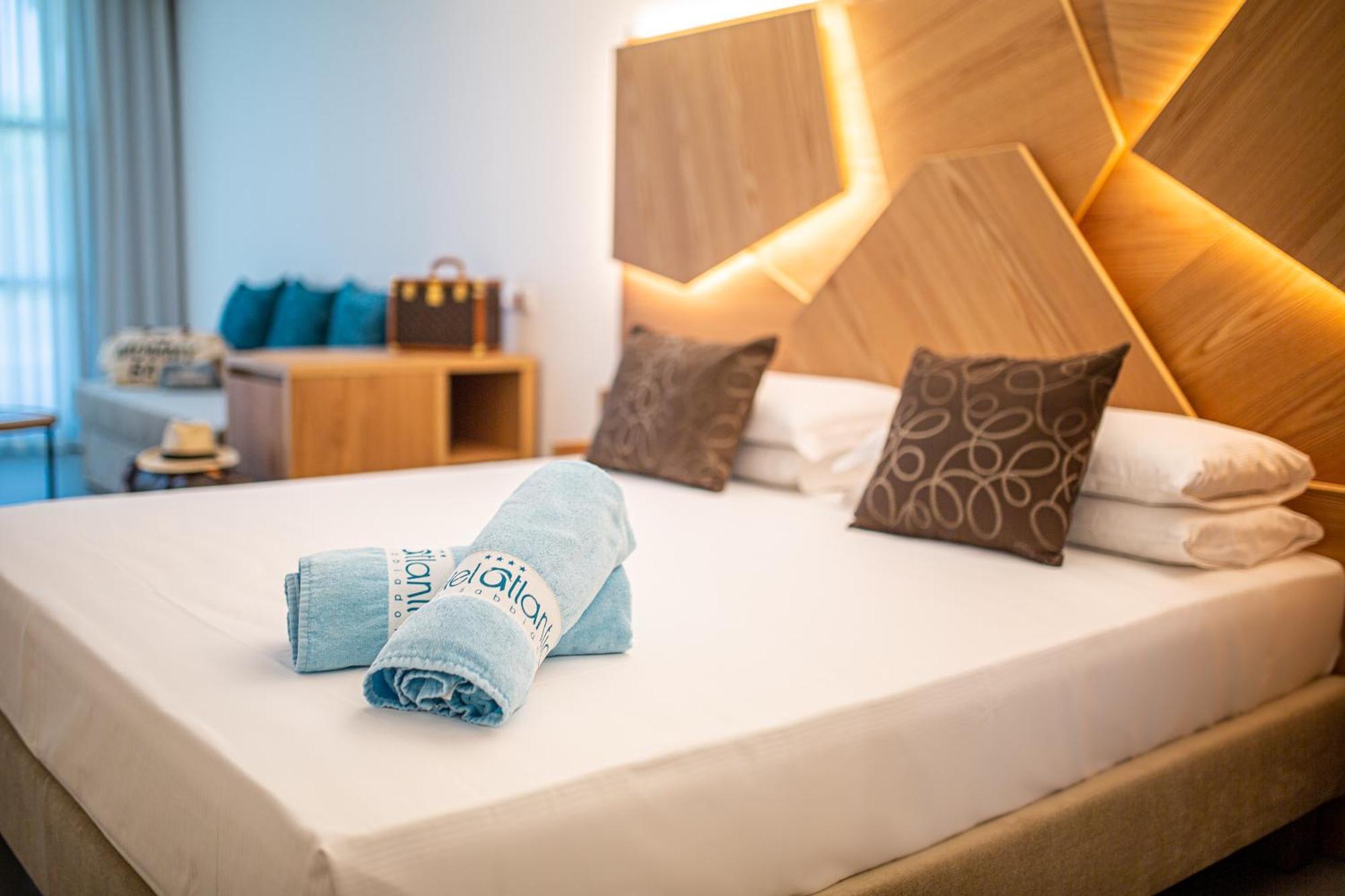 Hotel Atlantic Lignano Sabbiadoro Ngoại thất bức ảnh