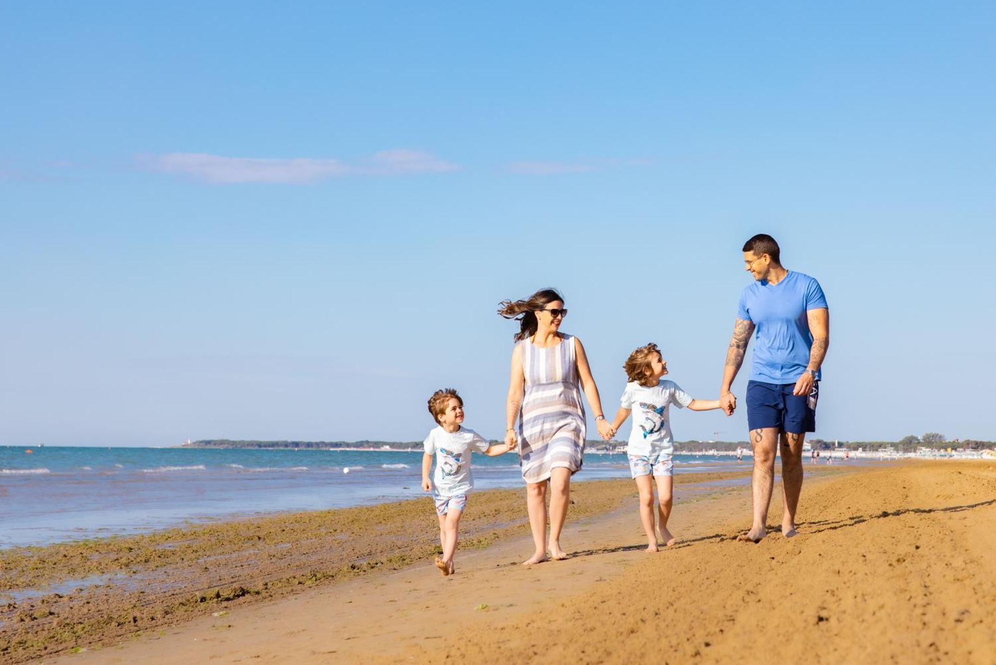 Hotel Atlantic Lignano Sabbiadoro Ngoại thất bức ảnh