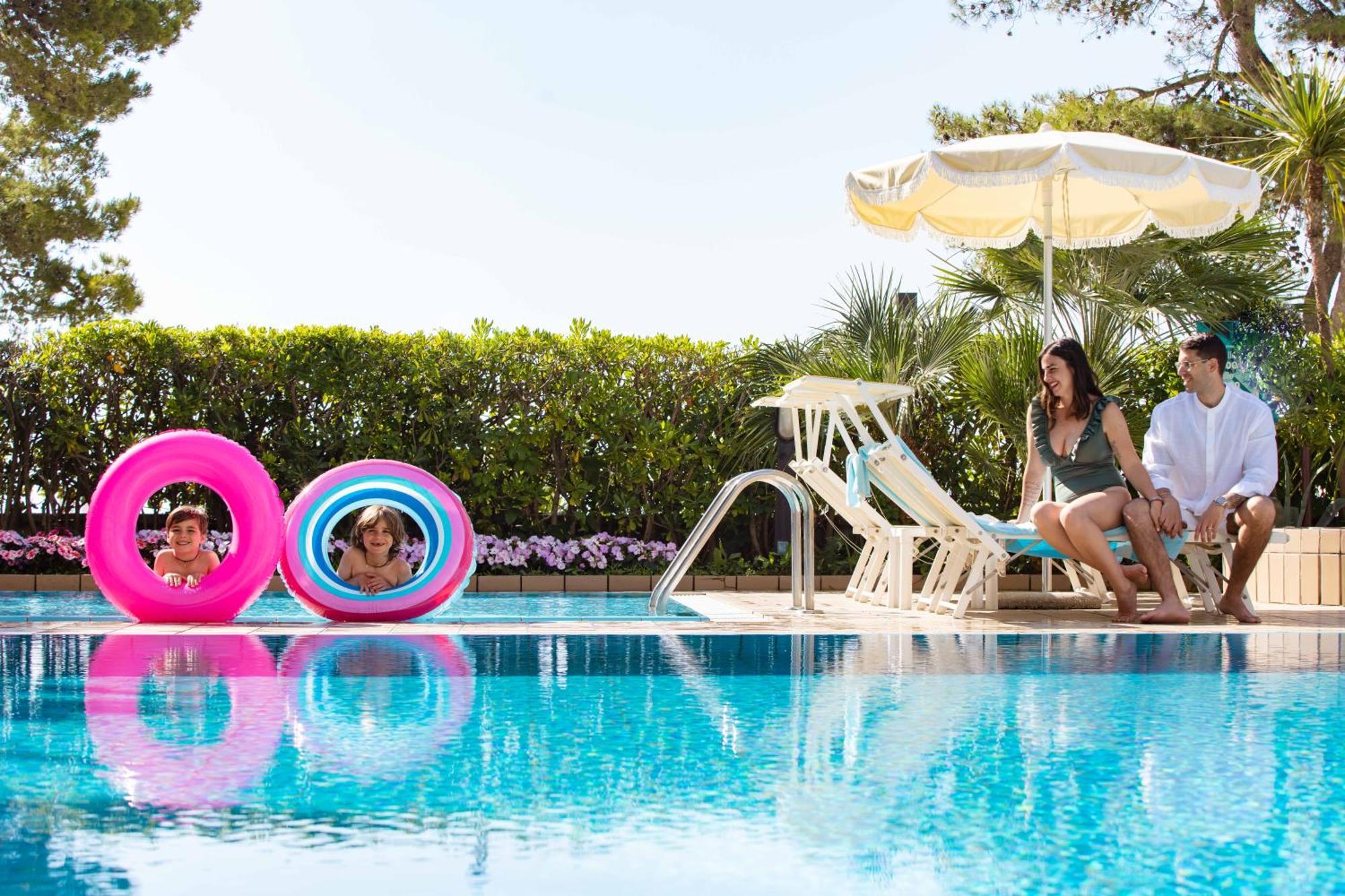 Hotel Atlantic Lignano Sabbiadoro Ngoại thất bức ảnh